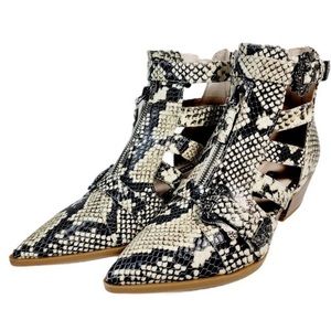 NIB - Nine West snakeskin shoe